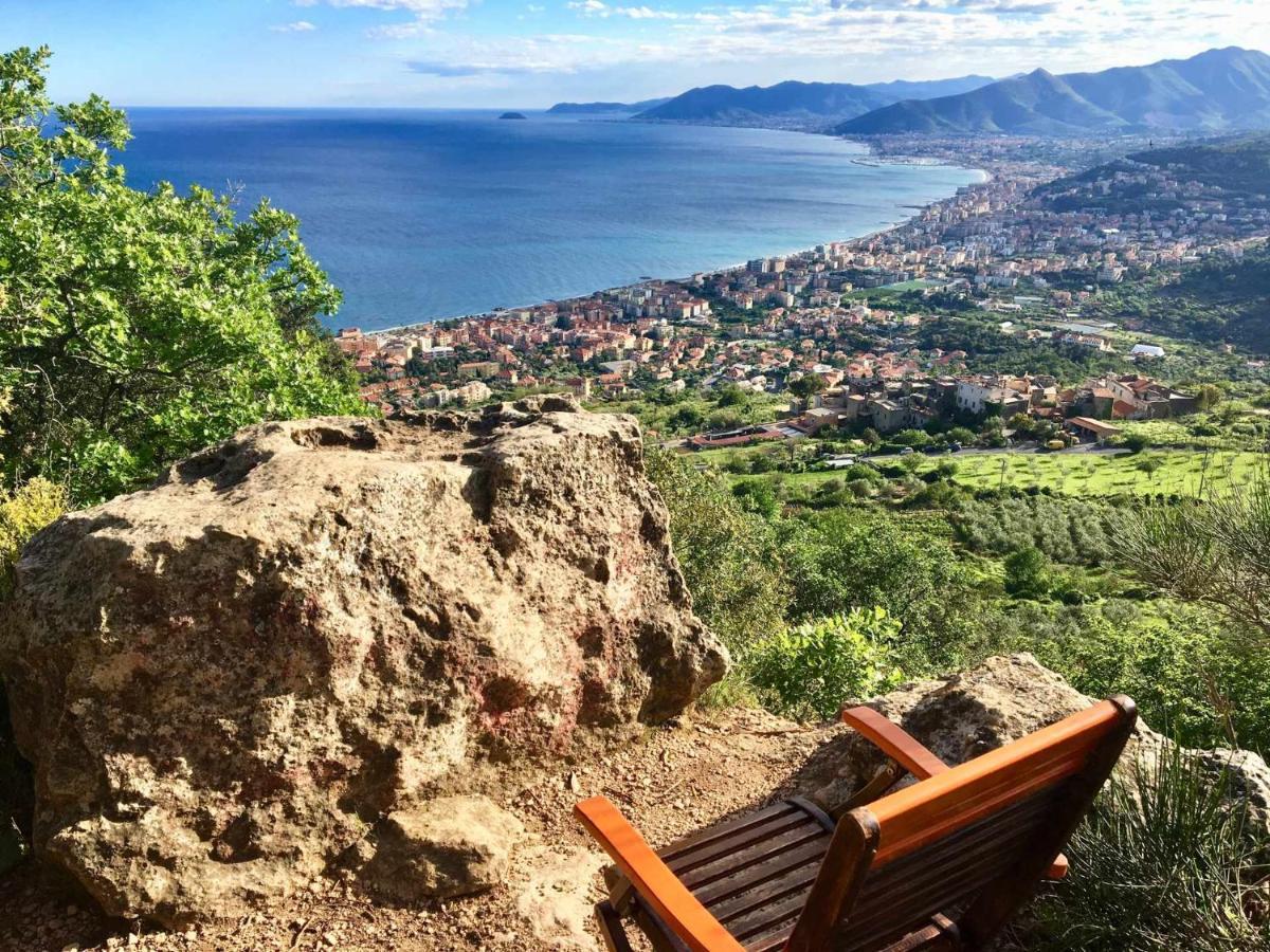 Le Torri Riviera Holiday Альбенга Экстерьер фото