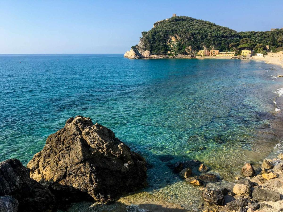 Le Torri Riviera Holiday Альбенга Экстерьер фото